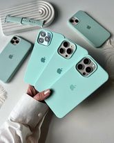 Gemstone Green iPhone Silicone Cover – Soft Touch, Anti-Slip & Stylish Protection for iPhone 14 Pro